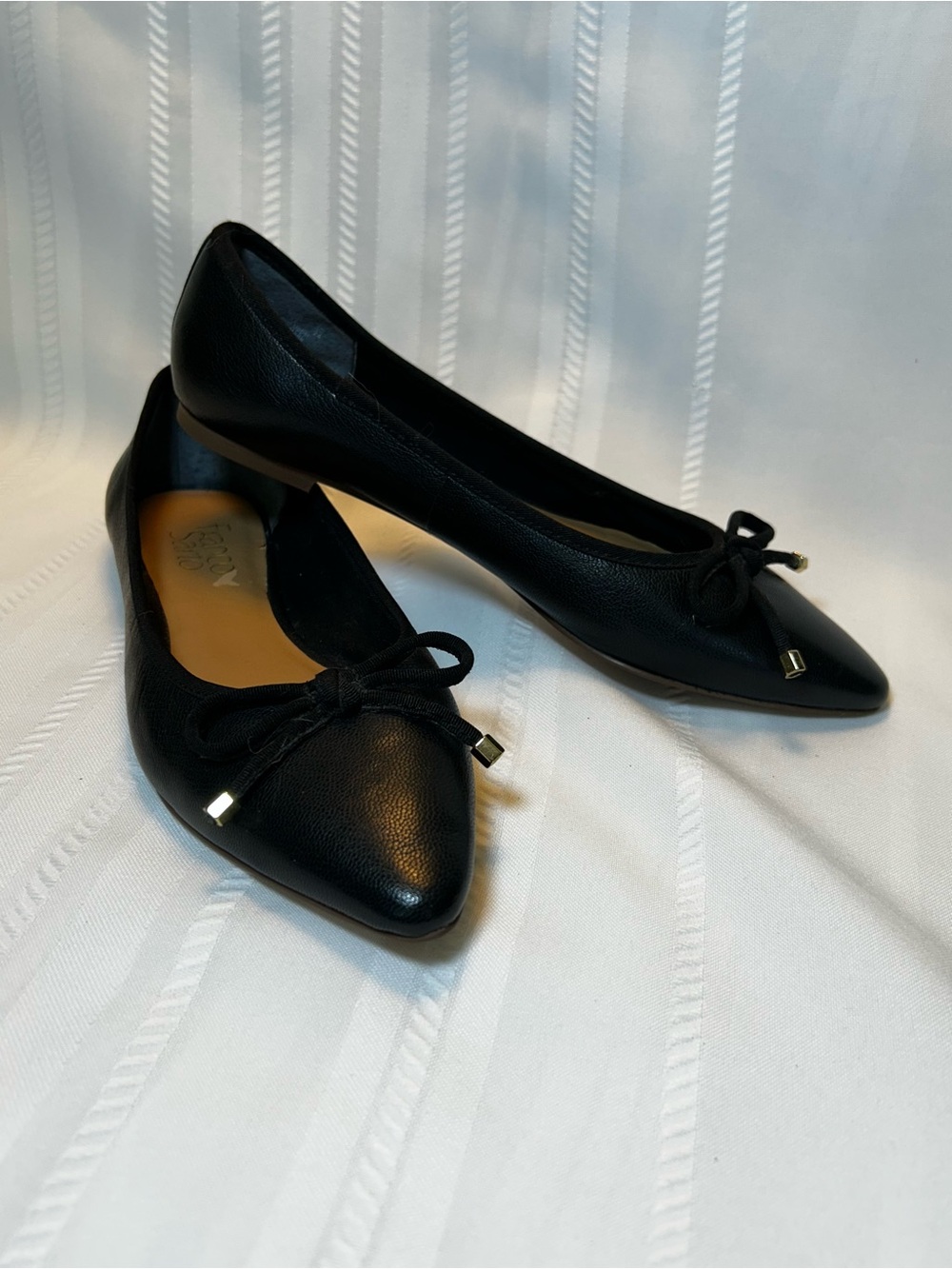 Franco Sarto Womens 7 M Pointed Toe Black Bow Ballet Flats Gold-Tone Accent Shoe